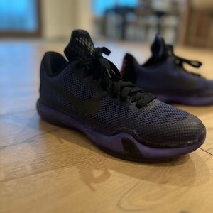 Nike Kobe X Blackout size 7 like new. Worn 3 times indoors. 100% authentic.